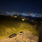 Δωμάτια σε οικογενειακή κατοικία Cozy Private Room Quiet Lisbon Easy Transport Great Value *
