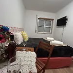 Cozy Private Room Quiet Lisbon Easy Transport Great Value