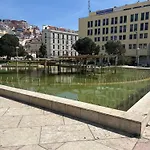 Cozy Private Room Quiet Lisbon Easy Transport Great Value בית אירוח ליסבון
