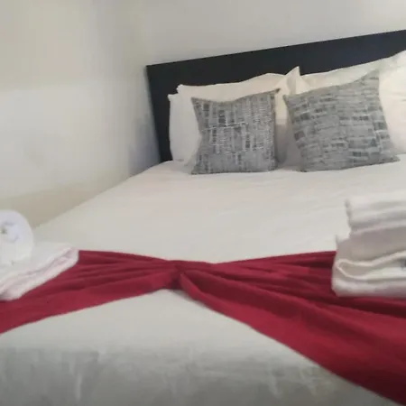 ホームステイ Singh Leite Room&apartament *
