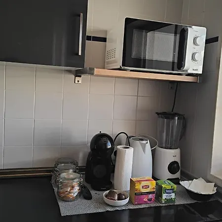Δωμάτια σε οικογενειακή κατοικία Singh Leite Room&apartament