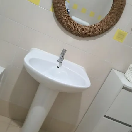 Singh Leite Room&apartament Δωμάτια σε οικογενειακή κατοικία Lisboa