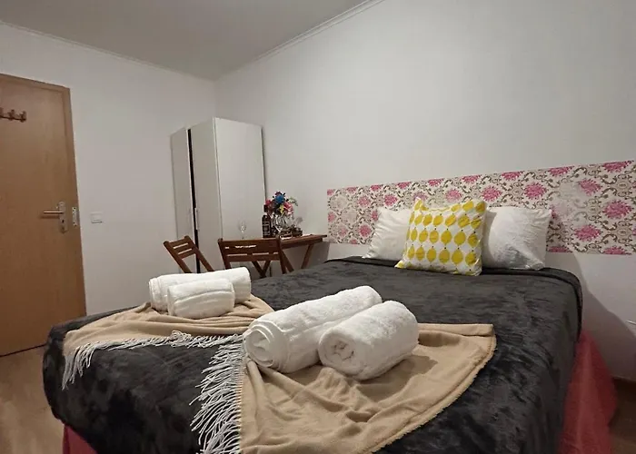 Quarto em Acomodações Particulares Singh Leite *